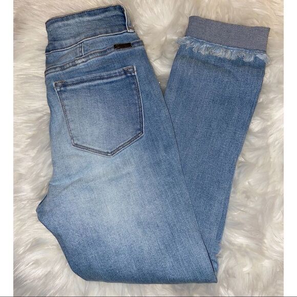 KanCan High Rise Distressed Cropped Light Wash Jeans NWT Size 26 - Picture 4 of 5